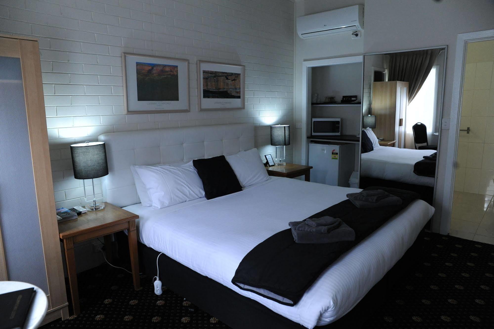 Norwood House Motel & Receptions Mornington Exterior photo